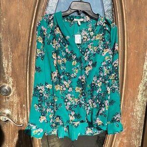 NEW Maurice’s Shoulder Slit Wrap Around Blouse! XL